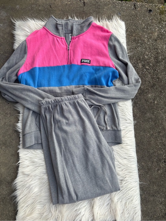 PINK Victoria's Secret Pants - Victoria's Secret pink jogger suit